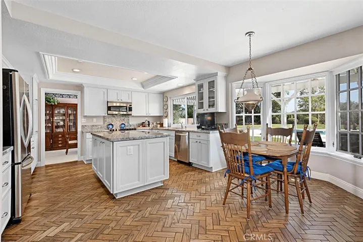 Remodeled Upgraded Kitchen with Dining