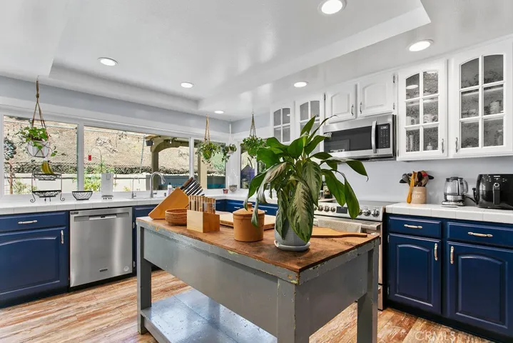 24585 Overlake Drive, Lake Forest, California 92630