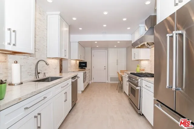 1524 Michael Lane, Pacific Palisades, California 90272