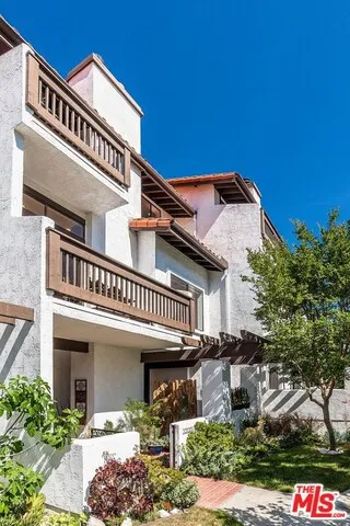 1524 Michael Lane, Pacific Palisades, California 90272
