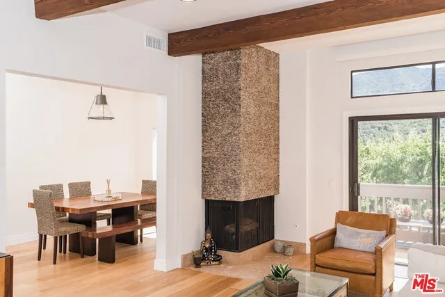 1524 Michael Lane, Pacific Palisades, California 90272