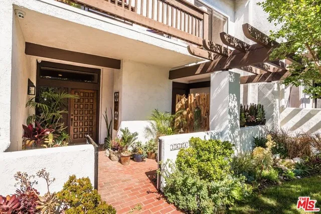 1524 Michael Lane, Pacific Palisades, California 90272