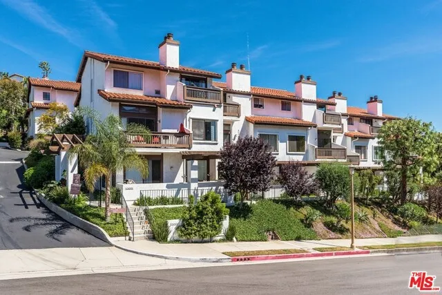 1524 Michael Lane, Pacific Palisades, California 90272