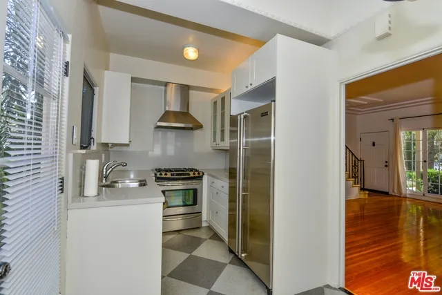 152 S Roxbury Drive, Beverly Hills, California 90212