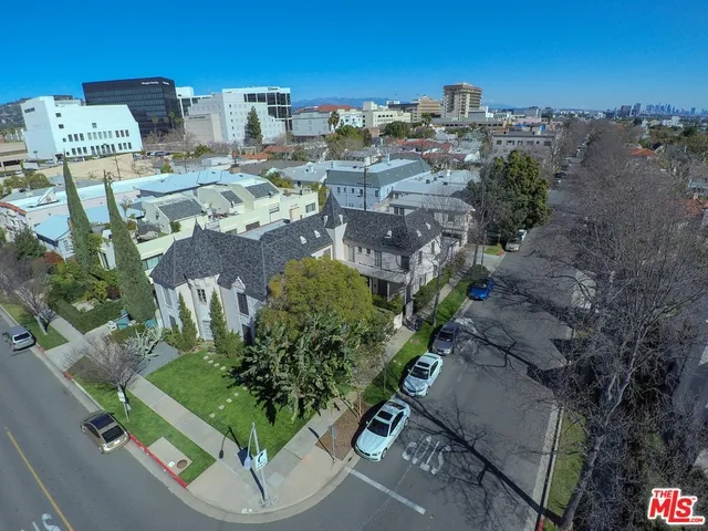 152 S Roxbury Drive, Beverly Hills, California 90212