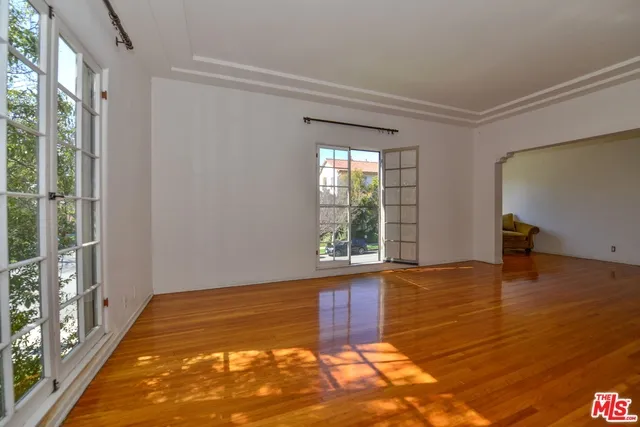 152 S Roxbury Drive, Beverly Hills, California 90212