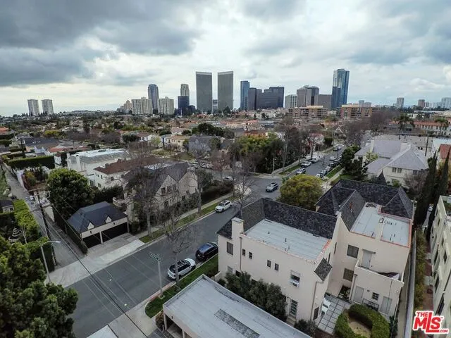 152 S Roxbury Drive, Beverly Hills, California 90212