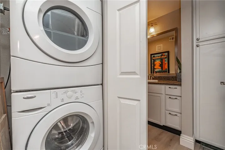 2350 Del Mar Way 301, Corona, California 92882