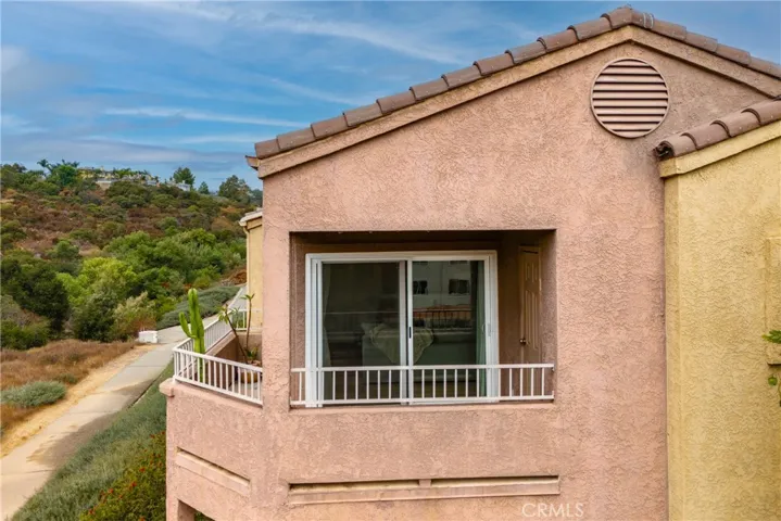 2350 Del Mar Way 301, Corona, California 92882