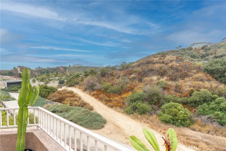 2350 Del Mar Way 301, Corona, California 92882
