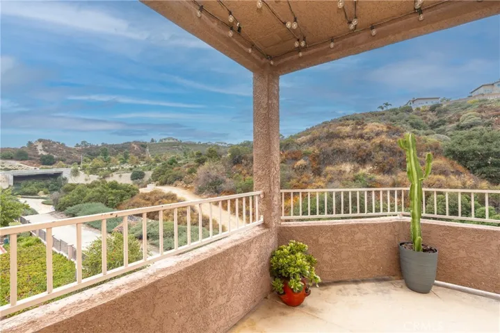 2350 Del Mar Way 301, Corona, California 92882