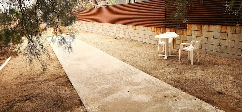 6835 Mount Shasta, Joshua Tree, California 92252