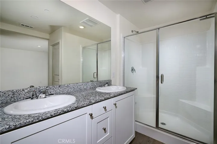 1226 Universal Way, Hemet, California 92543