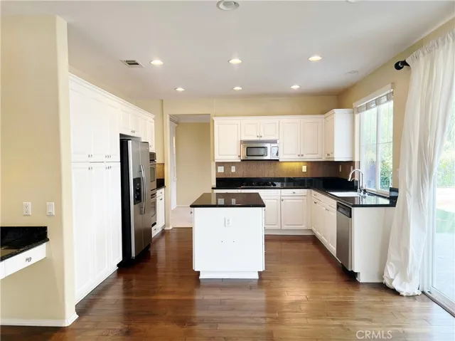 32980 Embassy Avenue, Temecula, California 92592
