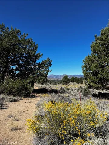 15 Sacatar Ranch Road, Kennedy Meadows, California 93527