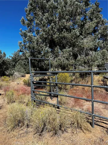 15 Sacatar Ranch Road, Kennedy Meadows, California 93527
