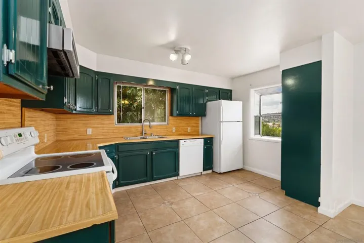 10083 Norte Mesa Dr, Spring Valley, California 91977