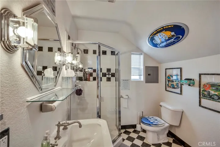 Full bathroom