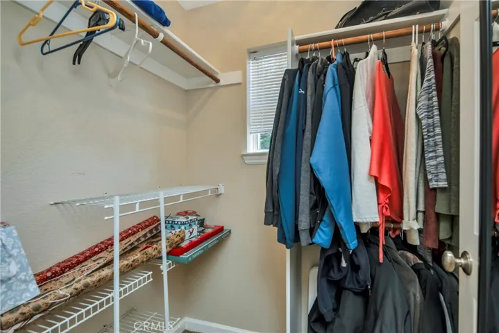 Walk in closet with window