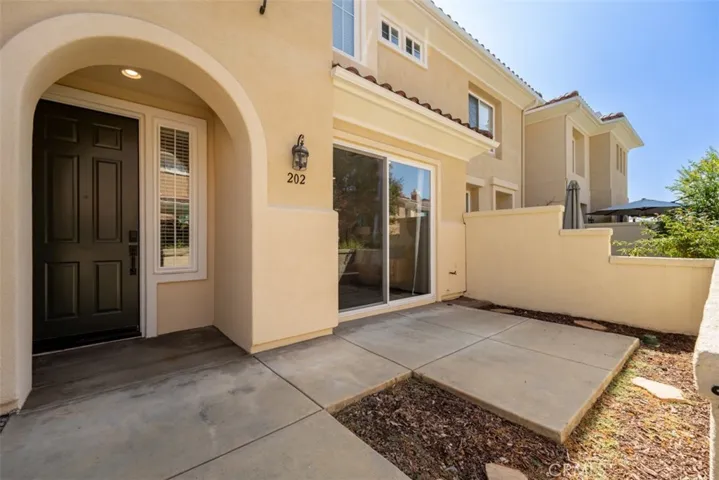 202 Via Vicini, Rancho Santa Margarita, California 92688