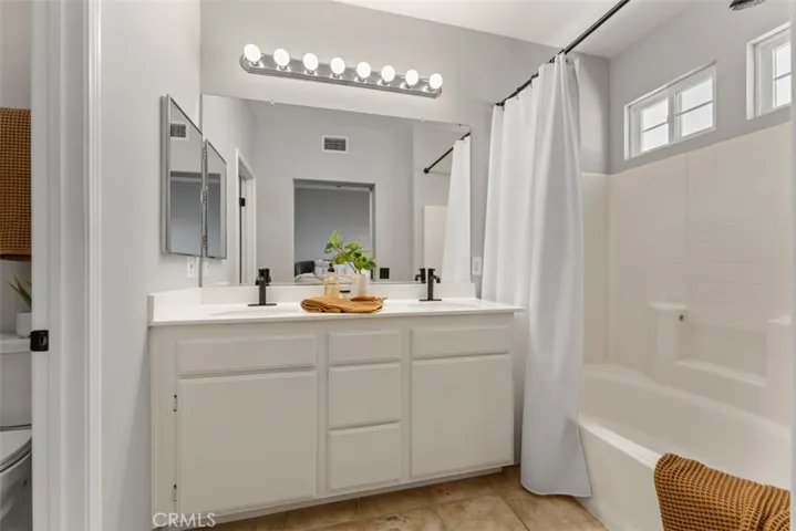 202 Via Vicini, Rancho Santa Margarita, California 92688