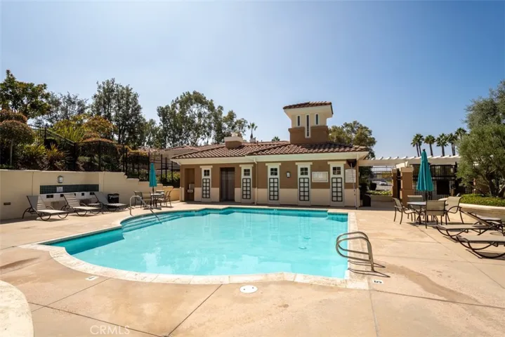 202 Via Vicini, Rancho Santa Margarita, California 92688