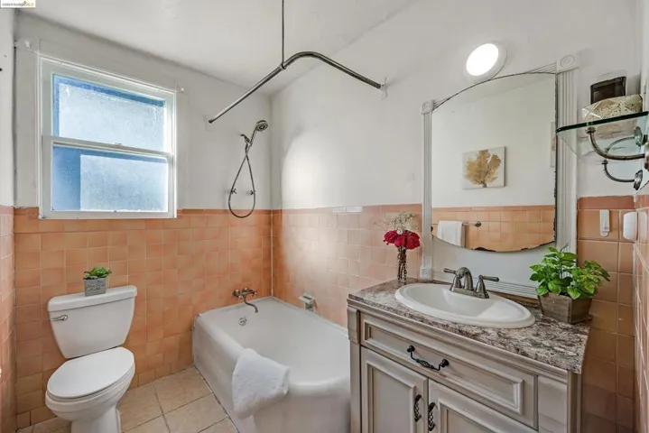 2667 Havenscourt Blvd, Oakland, California 94605