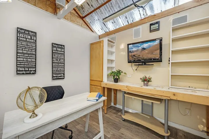 2667 Havenscourt Blvd, Oakland, California 94605