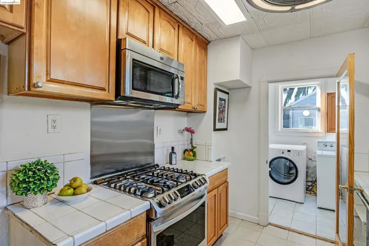 2667 Havenscourt Blvd, Oakland, California 94605
