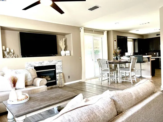1505 Bella Terra Dr., Manteca, California 95337