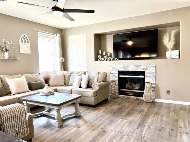 1505 Bella Terra Dr., Manteca, California 95337