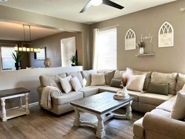 1505 Bella Terra Dr., Manteca, California 95337