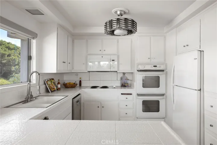 32700 Coastsite Drive 306-f, Rancho Palos Verdes, California 90275