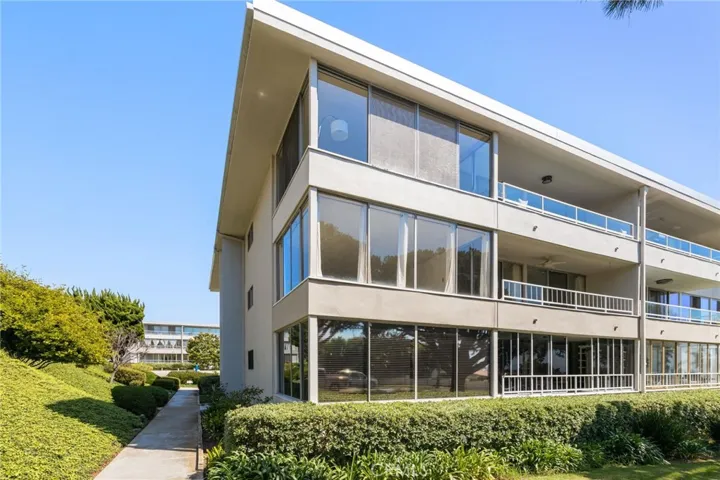 32700 Coastsite Drive 306-f, Rancho Palos Verdes, California 90275