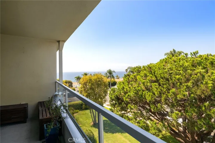 32700 Coastsite Drive 306-f, Rancho Palos Verdes, California 90275