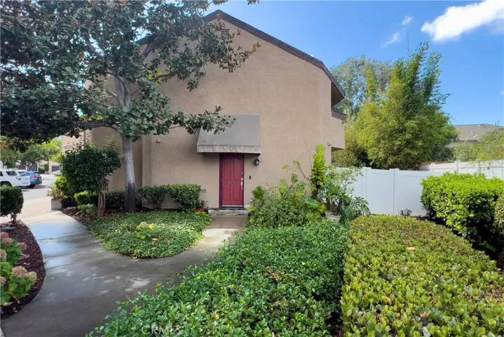 915 Lombard Court, Costa Mesa, California 92626