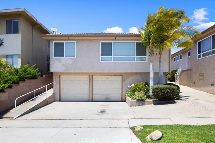 902 Centinela