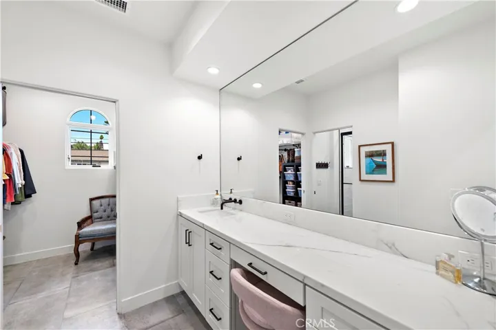 Upper level owners unit