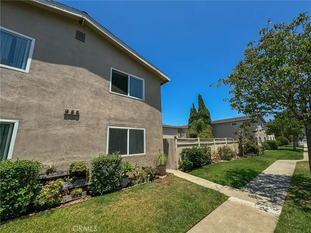 984 988 Mission Drive, Costa Mesa, California 92626