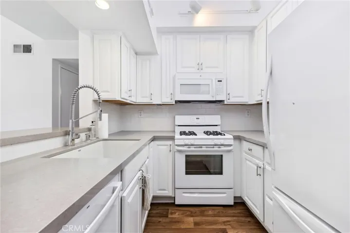 24111 Del Monte Drive 2, Valencia, California 91355