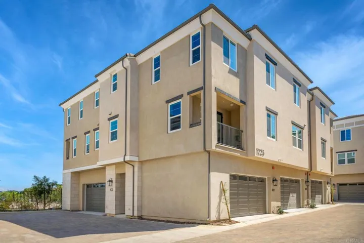 1223 Sunrise View 102, San Marcos, California 92078