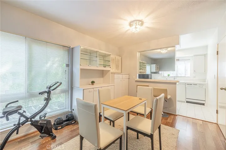 6040 Nevada Avenue 1, Woodland Hills, California 91367