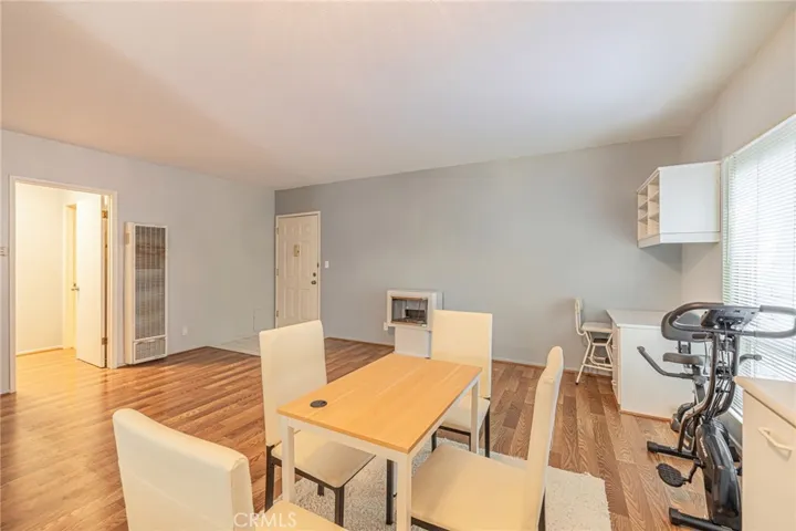 6040 Nevada Avenue 1, Woodland Hills, California 91367
