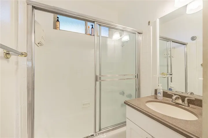 6040 Nevada Avenue 1, Woodland Hills, California 91367