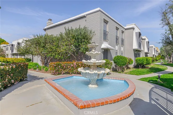 6040 Nevada Avenue 1, Woodland Hills, California 91367