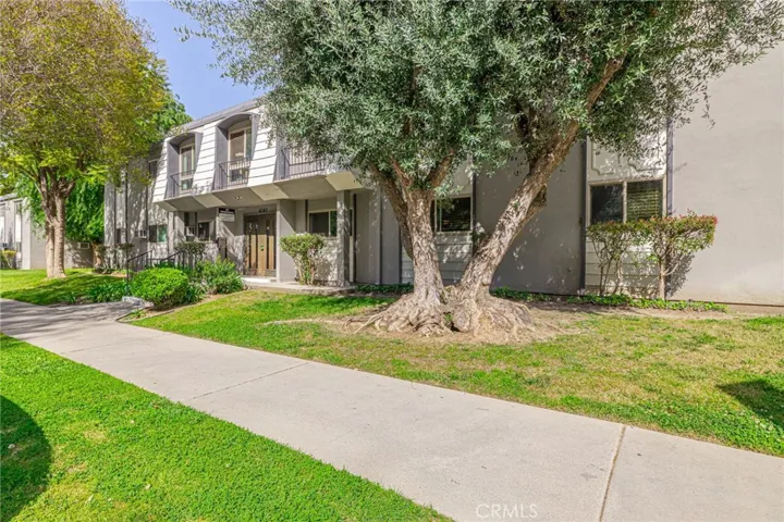 6040 Nevada Avenue 1, Woodland Hills, California 91367