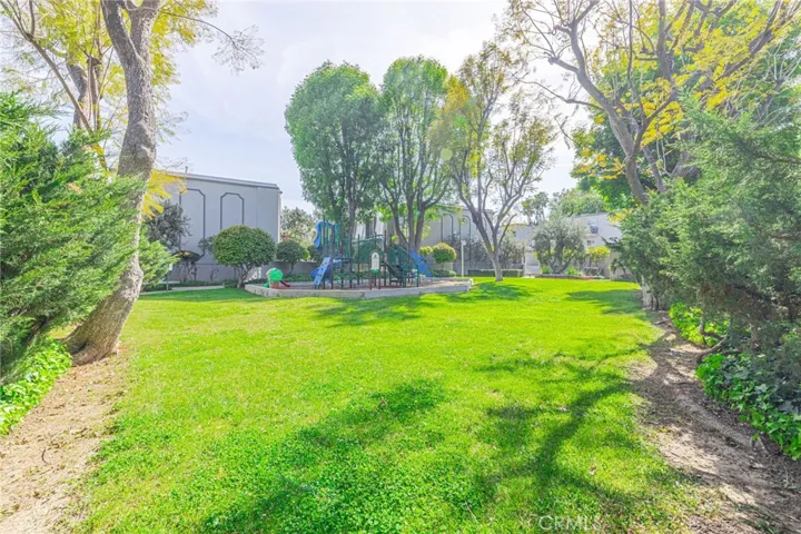 6040 Nevada Avenue 1, Woodland Hills, California 91367