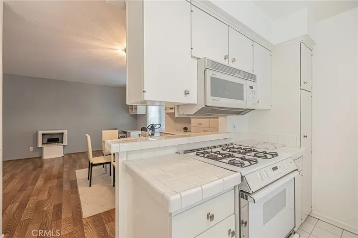 6040 Nevada Avenue 1, Woodland Hills, California 91367