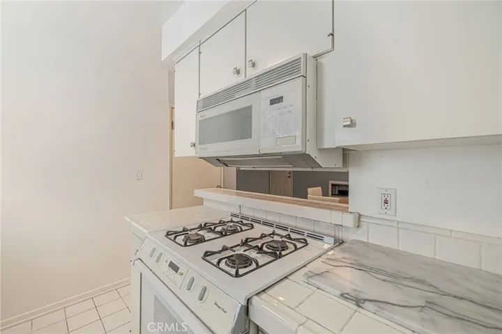 6040 Nevada Avenue 1, Woodland Hills, California 91367
