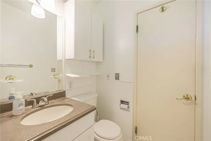 6040 Nevada Avenue 1, Woodland Hills, California 91367